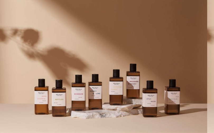 Miller Harris與市售品最大的差異點就是謹慎揀擇原料，鬆軟綿密的蓬鬆泡泡來自於椰子油萃取皂基，沒有慣常的石化介面活性劑；天然的橄欖油取代了增稠劑配方PEG。 沐浴膠 300ml／980元（圖／品牌提供）