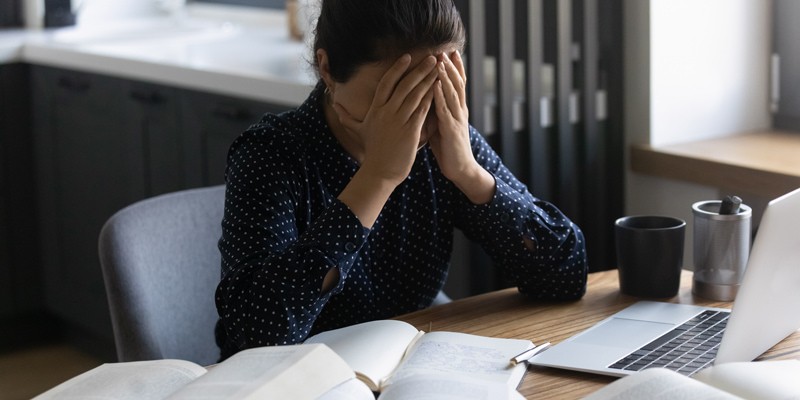 テンパる の意味は テンパる人の特徴やテンパらないための対策も紹介 Oggi