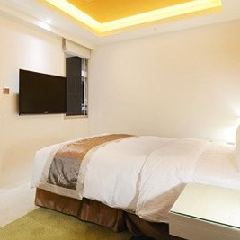 耗資2億打造的時尚飯店，以藝術精品的巧思設計，高貴頂級的休息空間讓您身心靈備感尊寵！平假日皆可使用！