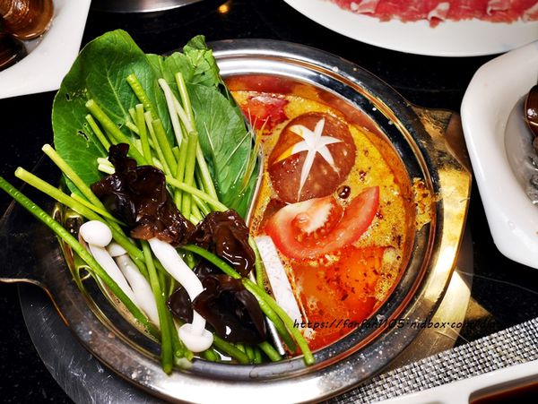 【內湖美食】明水然日式海鮮鍋物 #個人鴛鴦鍋 #黑松露牛奶鍋 #椰子雞鍋 #馬賽蕃茄海鮮 #無菜單鐵板燒 (27).JPG