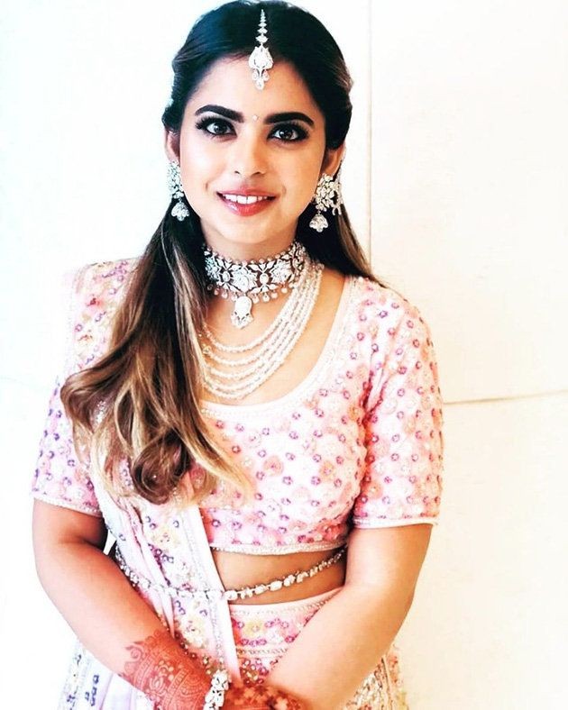 インドの美女大富豪イシャ アンバニをリサーチ