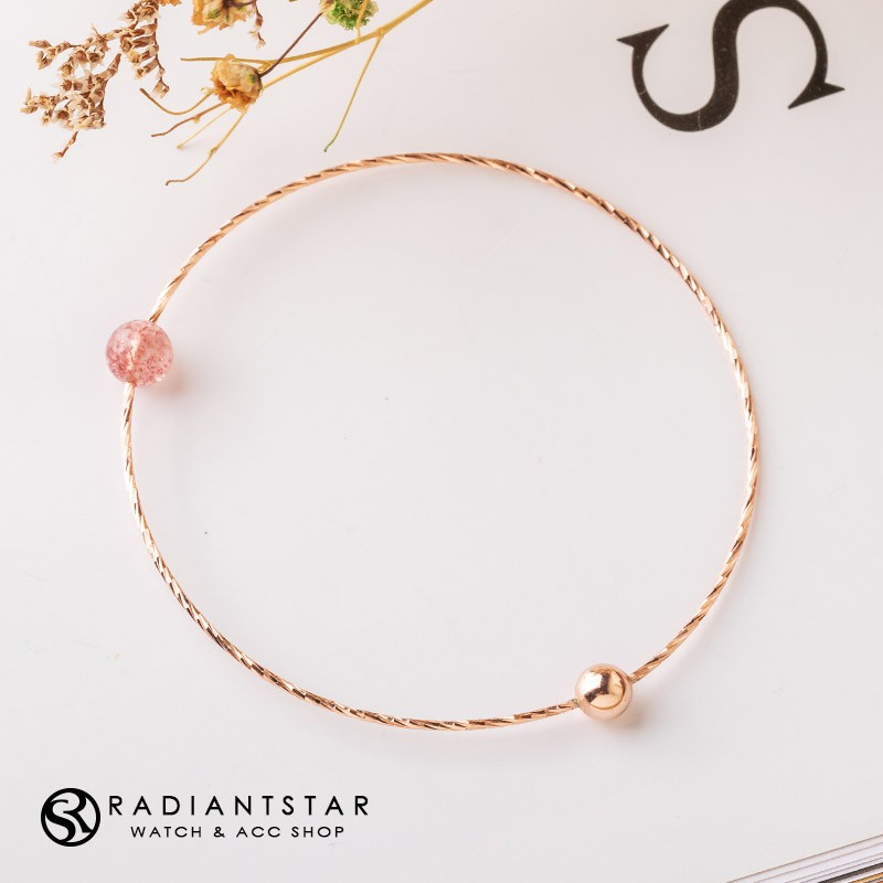 璀璨之星 ｜手錶&飾品 蝦皮官方商店細緻手環點綴粉嫩的草莓晶優雅的外型深受女性喜愛開啟妳的戀愛運勢戴上它打造個人魅力與好人緣！________________________尺寸(cm)腕圍：約16.