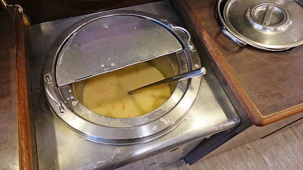 【台北美食】大佬牛牛排館-美味的台式牛排商業午餐只要100元！