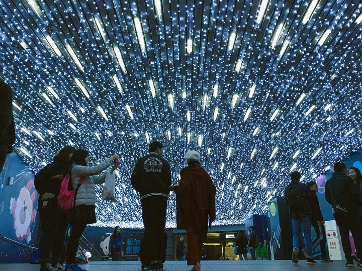 Apple 找來了專業攝影師，教你怎麼用 iPhone 拍出好看的聖誕、跨年照