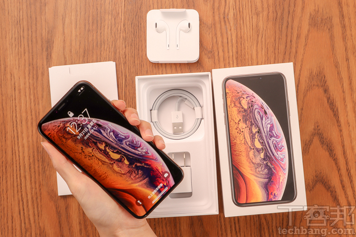 iPhone XS 第一手開箱！細看水潤金色機身、後製景深控制實測 (內含影片)