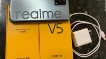 Realme V5 5G真我簡單開箱（外加30W快充10000行動電源）