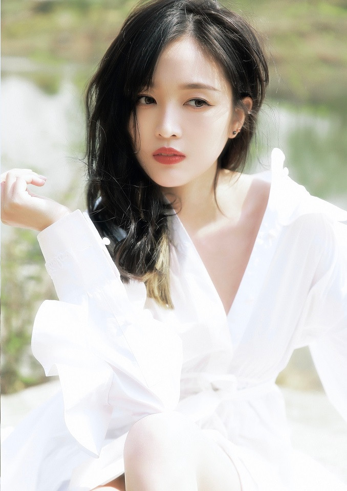 定角陸劇 吳宣儀《世界微塵裡》