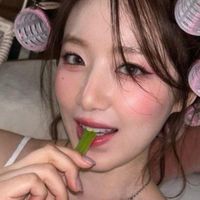 女娃拆卡.ᐟ ⋆⸜