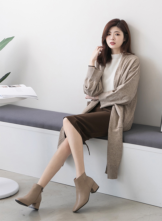 D+AF極簡素面方頭低跟短靴 短靴穿搭 女