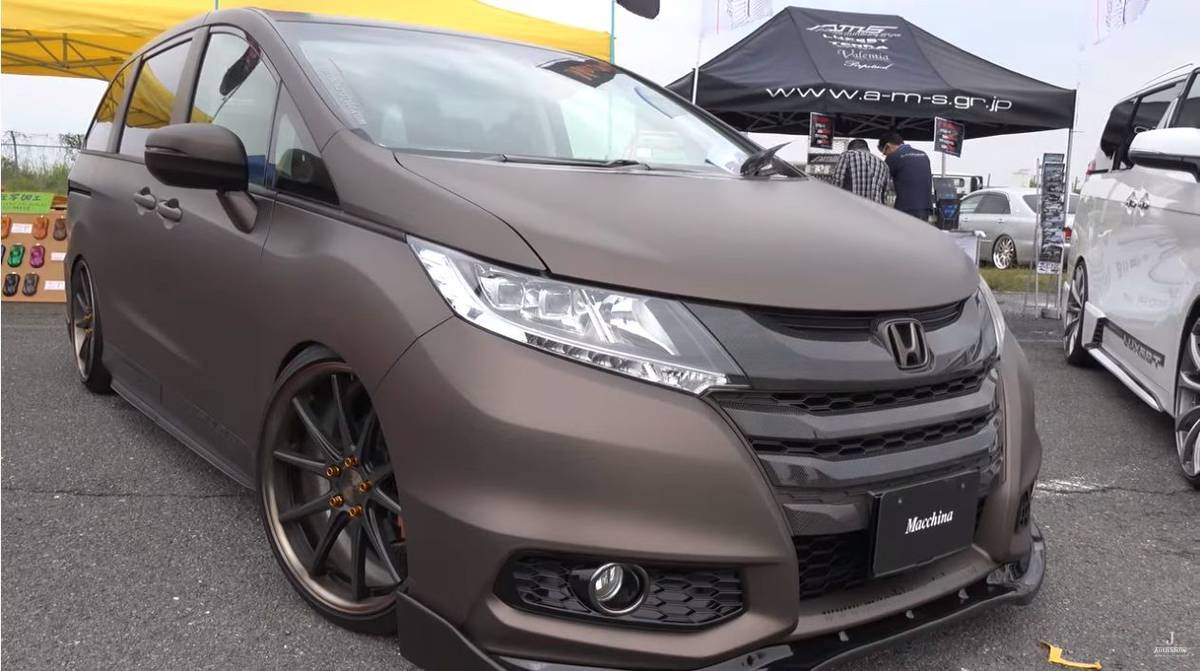 Honda Odyssey Tampil Elegan Dengan Full Body Wrapping Coklat Gridoto LINE TODAY