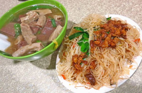 【新莊美食】新莊夜市豬血湯-超過40年的夜市老店 【新莊美食】新莊夜市豬血湯-超過40年的夜市老店