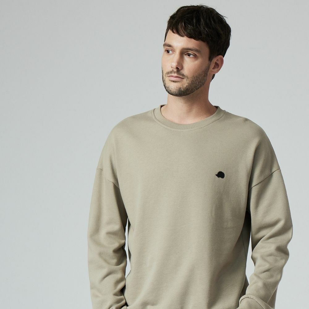 SCANDINAVIAN FOREST北歐小刺蝟-刺寶小標純棉大學T-奶茶