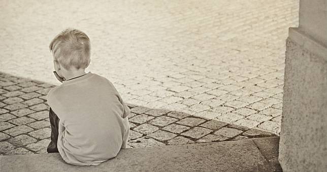成績太差「滾水淋浴」懲罰！7歲男童「26%燒傷」永久毀容