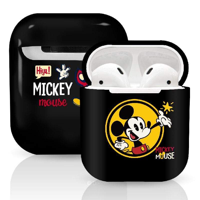 產品特色 好評不斷全新推出 正版授權質感商品 預留一代充電盒重置按鈕位置 同時支援二代無線充電盒無線充電功能 輕薄設計 僅僅2mm 市面少有 硬式保護殼 內殼矽膠材質包覆 防止刮傷 精緻工藝製成 底座