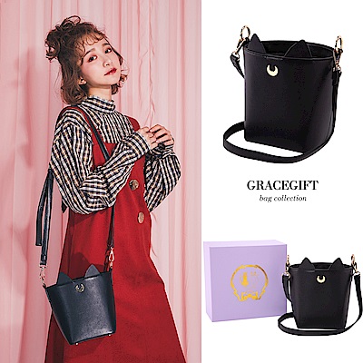 吸睛滿載的LUNA立體貓耳朵剪裁搭配辨識度極高的招牌月亮金屬飾釦經典不退流行的水桶型更是女孩必備