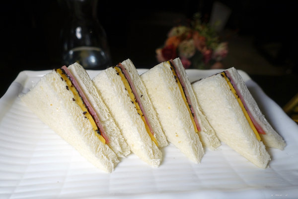 台北餐酒館聚餐-Elfin精靈餐酒館，超好拍IG網美餐酒館，水準之上的酒吧餐點，調酒超好喝的台北酒吧餐廳，台北調酒餐廳推薦