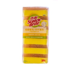 黃色菜瓜布：不含金鋼砂 可以有效清洗陶瓷、玻璃、每耐皿材質等細緻餐具與茶杯，不留刮痕 海綿面：柔軟彈性、手感佳、起泡力佳 整體菜瓜布柔軟彈性可隨器皿形狀彎曲 深入餐具邊邊角角與茶杯底部，可輕鬆清潔污垢