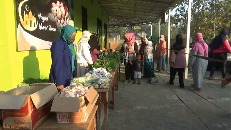 7 Keutamaan Bersedekah Mencegah Kematian Buruk Hingga Dijauhkan Siksa Neraka Inews Id Line Today