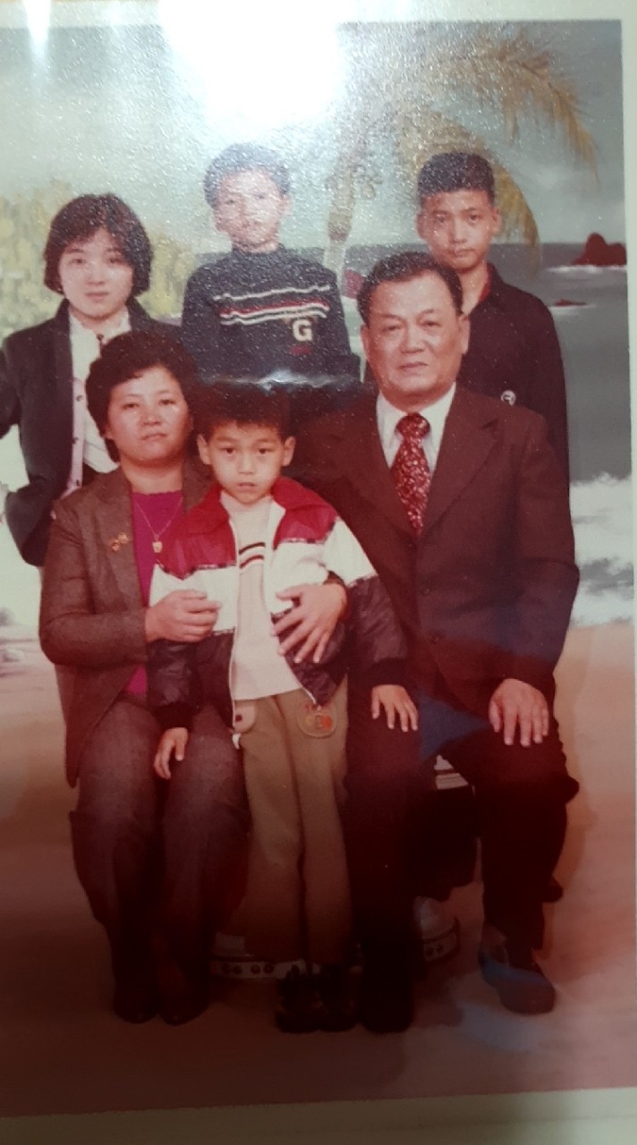 周氏一家人