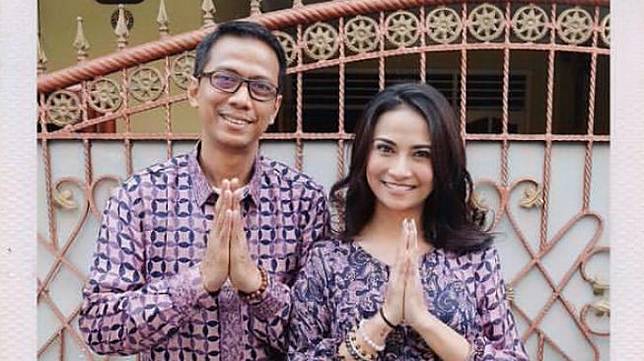 potret kedekatan Vanessa Angel dan ayah. [Instagram/vanessaangelofficial]