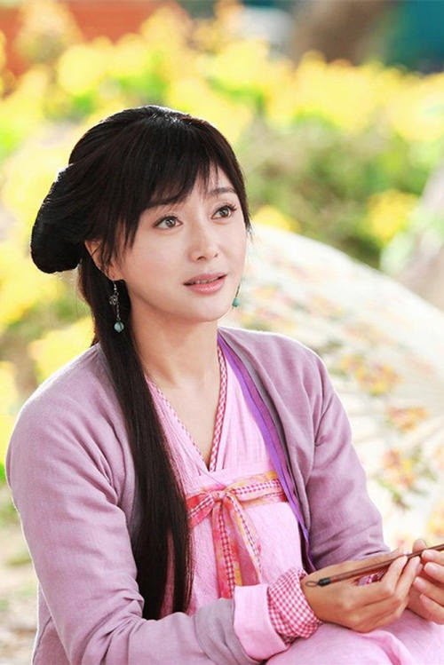 秦嵐古裝角色8：秦嵐 飾演《神鵰俠侶》荷香