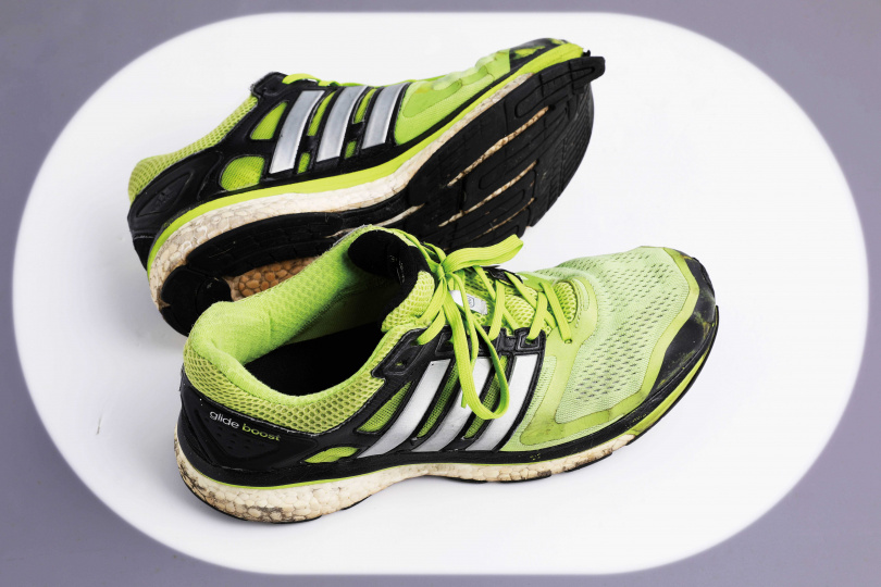 adidas 綠色運動鞋／約3,500元（攝影／戴世平）