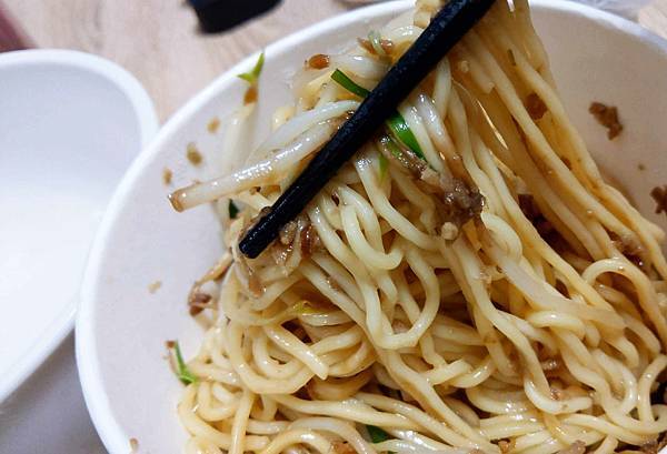 【新店美食】葉來香50年古早味麵飯美食-網路評價爆高的美食小吃店