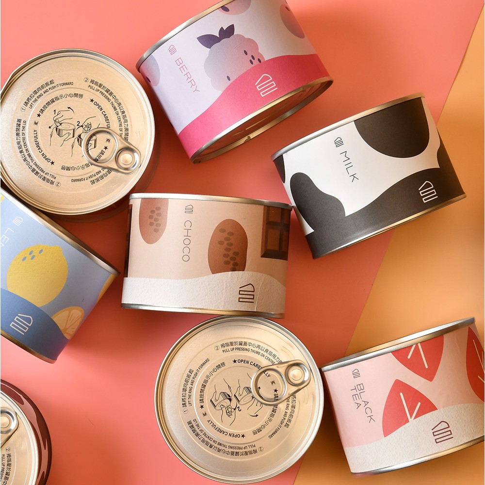 小農鮮奶經典莓果屏東檸檬唐寧伯爵榛果可可店長超推薦：屏東檸檬、唐寧伯爵舒芙蕾的鬆軟與日本十勝鮮奶油衝擊性組合產地：台灣成分：低筋麵粉、雞蛋、砂糖、乳酪、奶油、十勝鮮奶油、唐寧伯爵茶保存方式：冷凍保存；