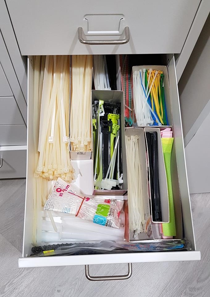 網友李國蘭在網路上分享她用牙線盒、牙膏盒收納的做法