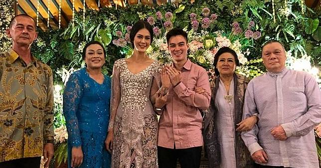 Hasil gambar untuk baim wong dan paula lamaran