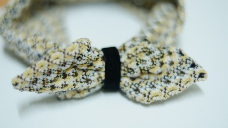 / 設計師及品牌簡介 / 湊襪子是湊在一起的湊，不是臭豆腐的臭噢！ ＭＯＹＡ的襪子是由三個部分拼湊而成，所以我們叫湊襪子。 獨立打版加上特殊材質，第一眼看到襪子的客人都不相信這是襪子，超有彈性的特殊材