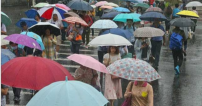 今晚開始下雨到跨年夜　最低溫來到14度