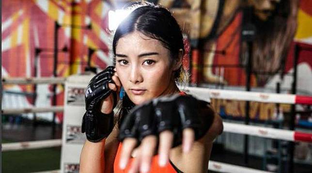 3 Atlet Cantik Asia Ini Ikut Panaskan Ring MMA