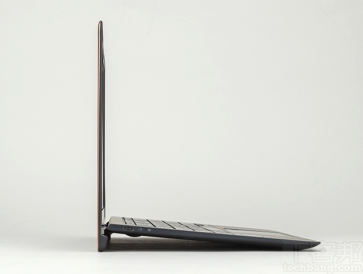 Asus ZenBook S UX391UA 評測：1公斤輕薄旗艦新作，集合主流與商務筆電優勢