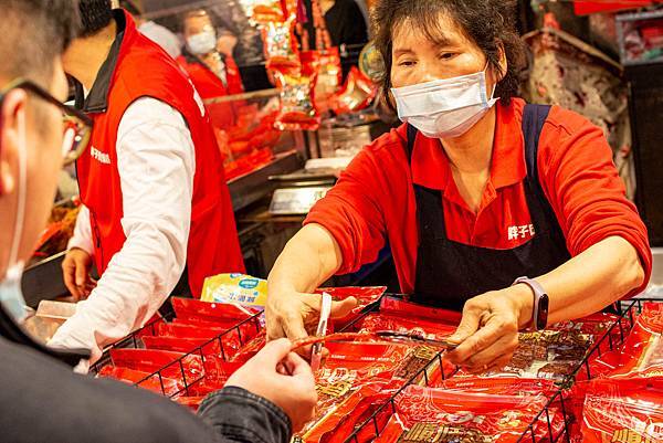 【桃園美食】胖子肉鬆順味香肉類大王-隱身在市場裡40年老字號肉鬆肉乾名店