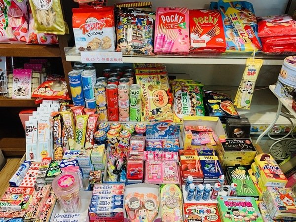 倪倪愛旅遊－『台中購物商圈推薦』台中在地人後花園小歐洲，綠意盎然異國購物散策－台中市大隆路商圈日韓、歐美私貨精品挖寶直擊分享