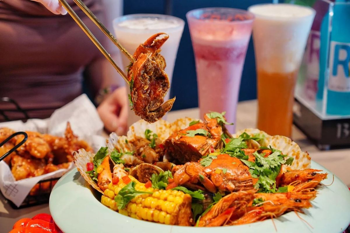 95元起吃爆螃蟹季！全台８大螃蟹名店：火鍋吃到飽、排隊萬里蟹、爆蛋紅蟳麵