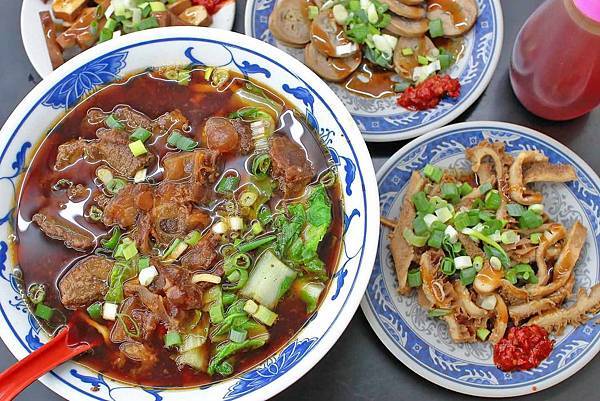 【三重美食】家一牛肉麵-超過30年老字號大份量牛肉麵店 【三重美食】家一牛肉麵-超過30年老字號大份量牛肉麵店