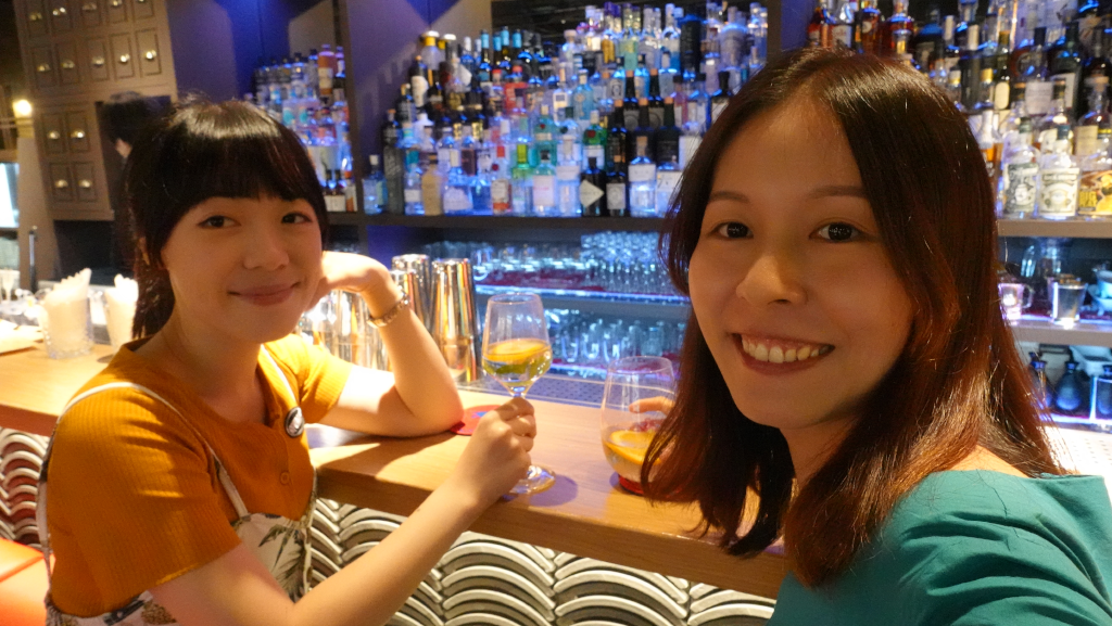 信義遠百a13福來許茶餐酒館_合照.png