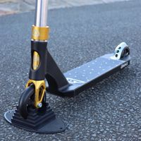 フリースタイルスクーターしてる人！