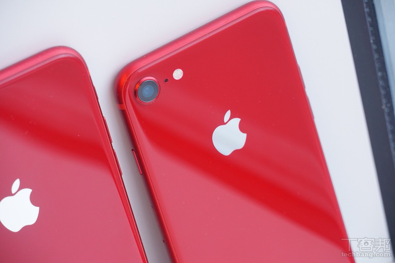 Product RED 版的 iPhone 8 / 8 Plus 圖多開箱！