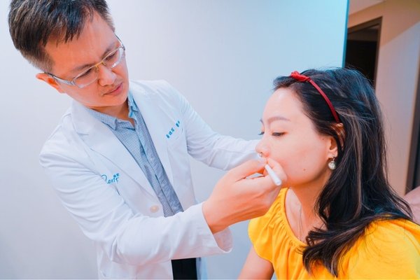 倪倪愛漂亮－『醫美推薦』女星名媛網紅煥然一新蘋果肌玻尿酸預約制安全可靠隱密性高聖地-台中市米秝琪整形外科診所直擊分享