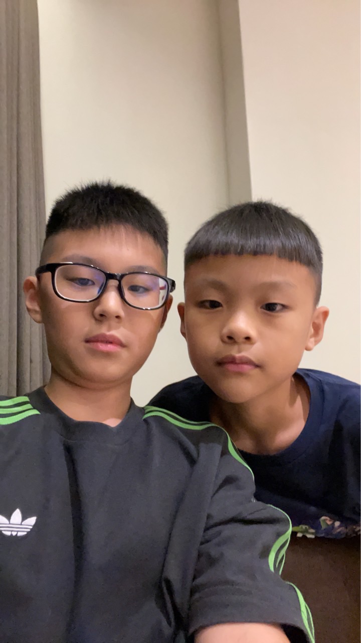 嘉峰與恩恩的社群