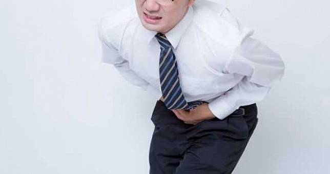 便祕3天！他睡前再試「用力擠出」　下秒昏迷...倒馬桶旁猝死