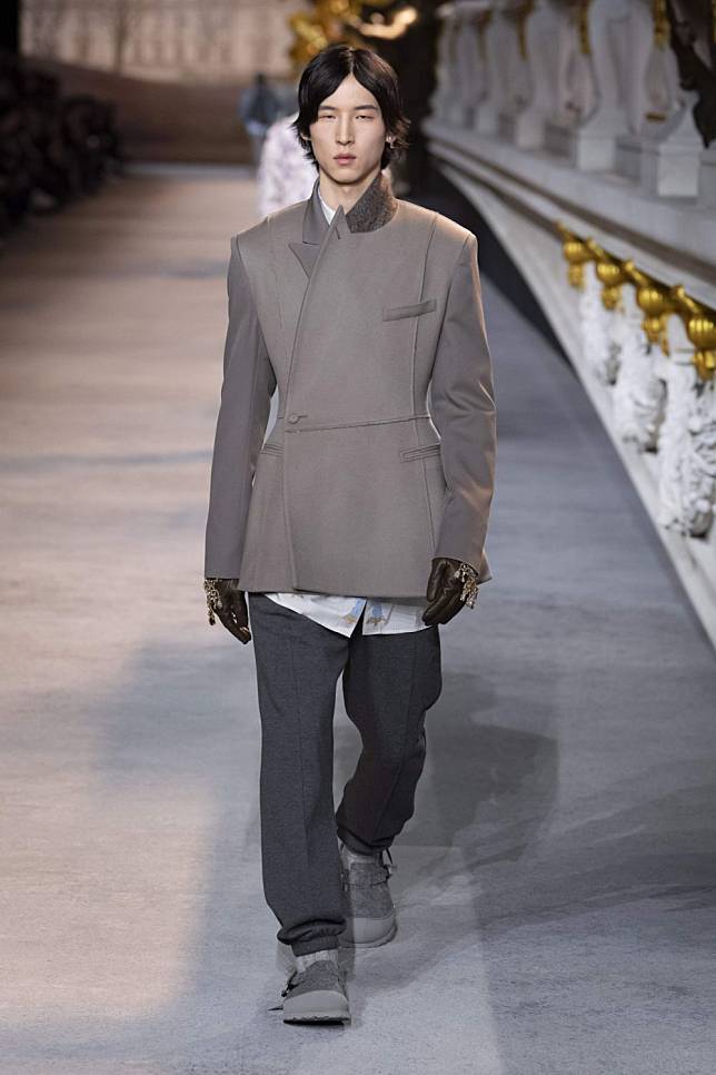 DIOR MEN by KIM JONES Fall 2019 Menswear Look #43 featuring OTTO NAHMMACHER