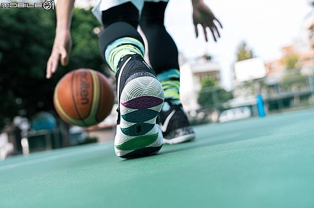 kyrie 5 black magic on feet