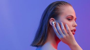 傳蘋果明年推出 2 款新 AirPods，外型有重大改變