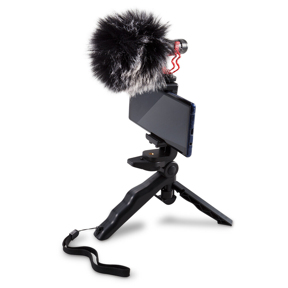 產品特色 3.5mm mic孔使用 適用於智慧手機單眼相機攝影機等 嚴選專業級兔毛防風干擾提升收音音質 採用電容式麥克風搭配金屬材質外框設計 直播抖音電視專訪舞台演出等專業級指向麥克風 採用高感度單指
