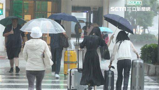 滯留鋒面挾雨襲台　15縣市大雨特報