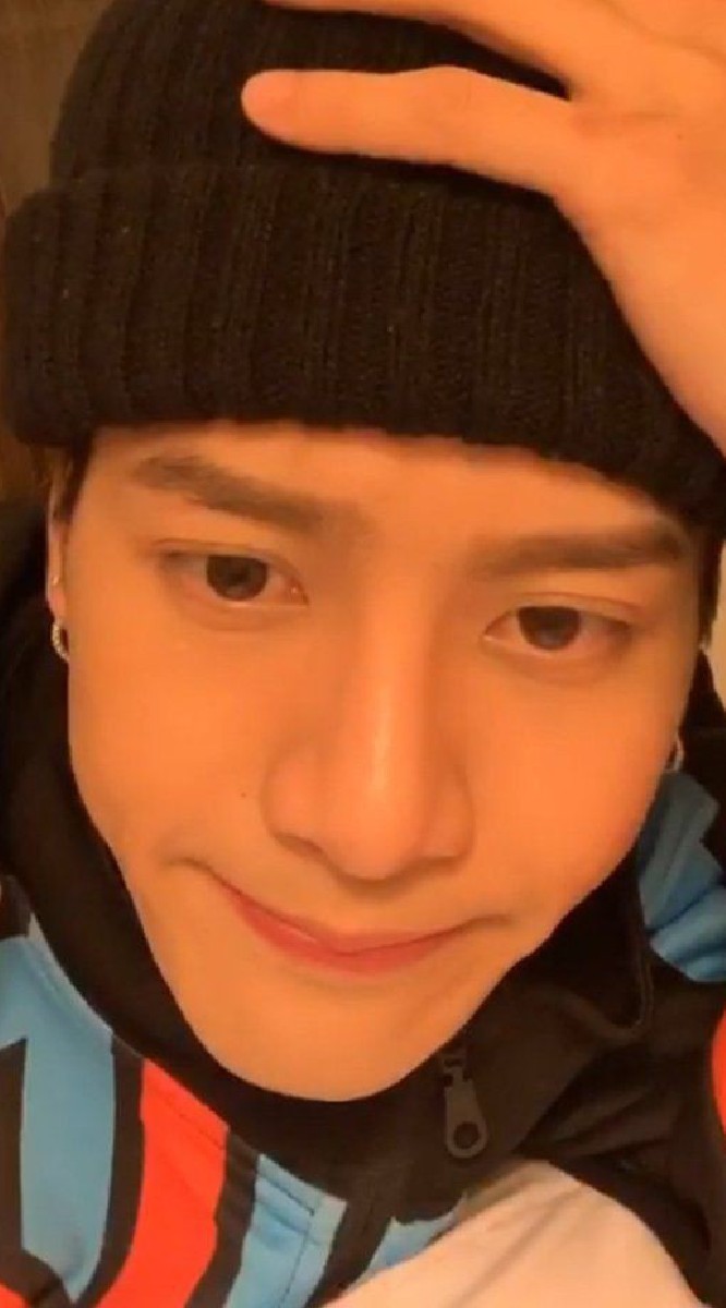 พักผ่อนบ้างนะลุงแฟนคลับเป็นห่วง (JACKSON WANG FAN)
